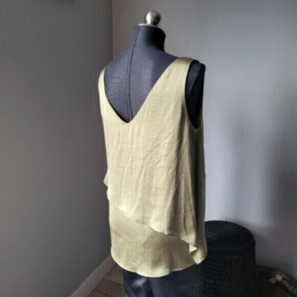 Frank Lyman Green Satin Sleeveless  Blouse NWT Sz 8 - Picture 3 of 13